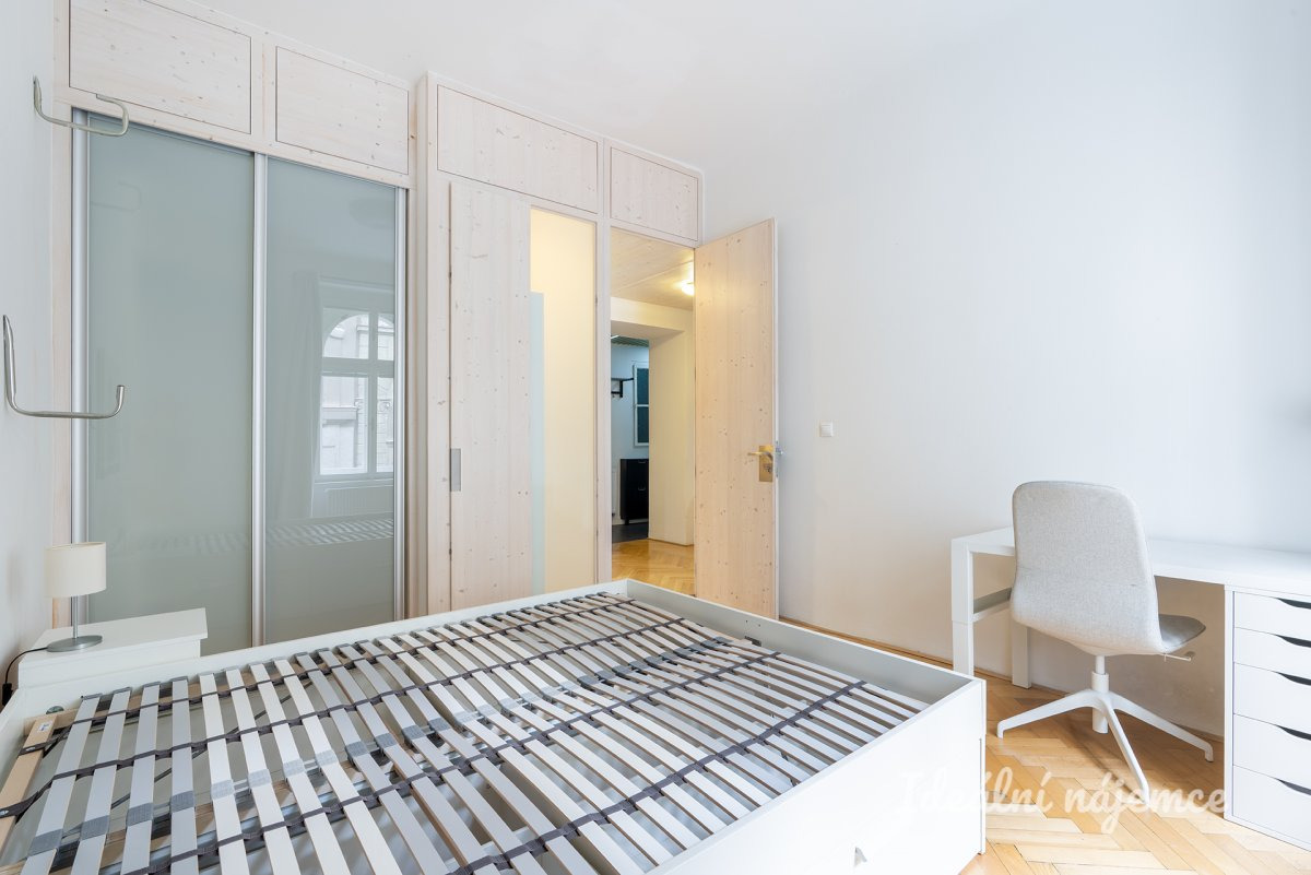 Pronájem 2+1, Praha - Vršovice, Krymská, 56 m2