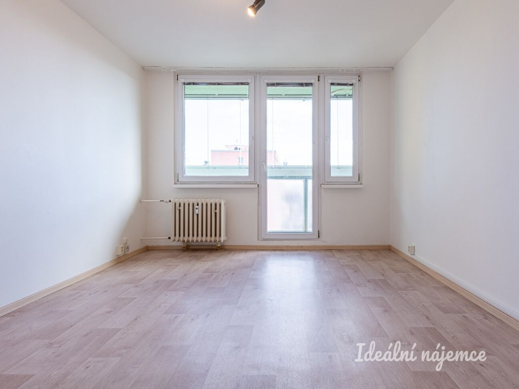 Podnájem 2+1 s balkonem, Praha - Záběhlice, Jabloňová