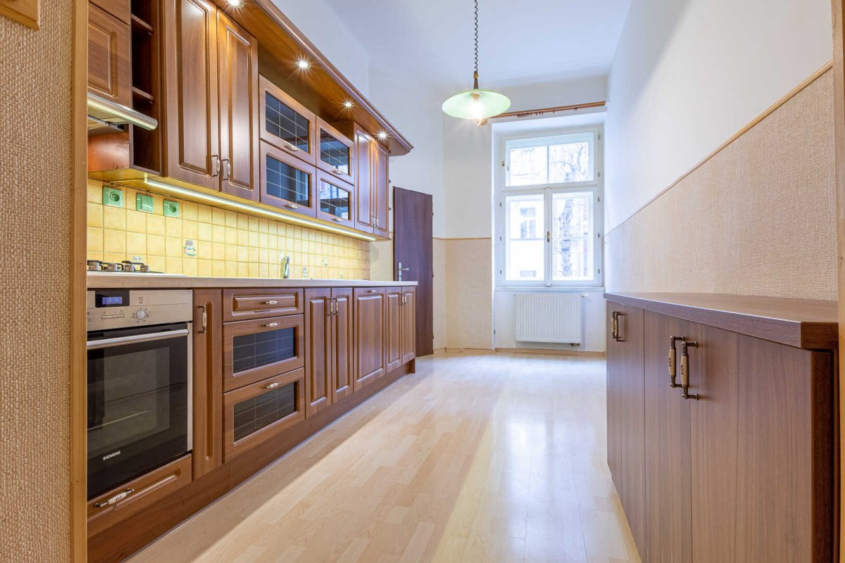 Pronájem bytu 3+1, Janovského, Praha - Holešovice, Praha 7