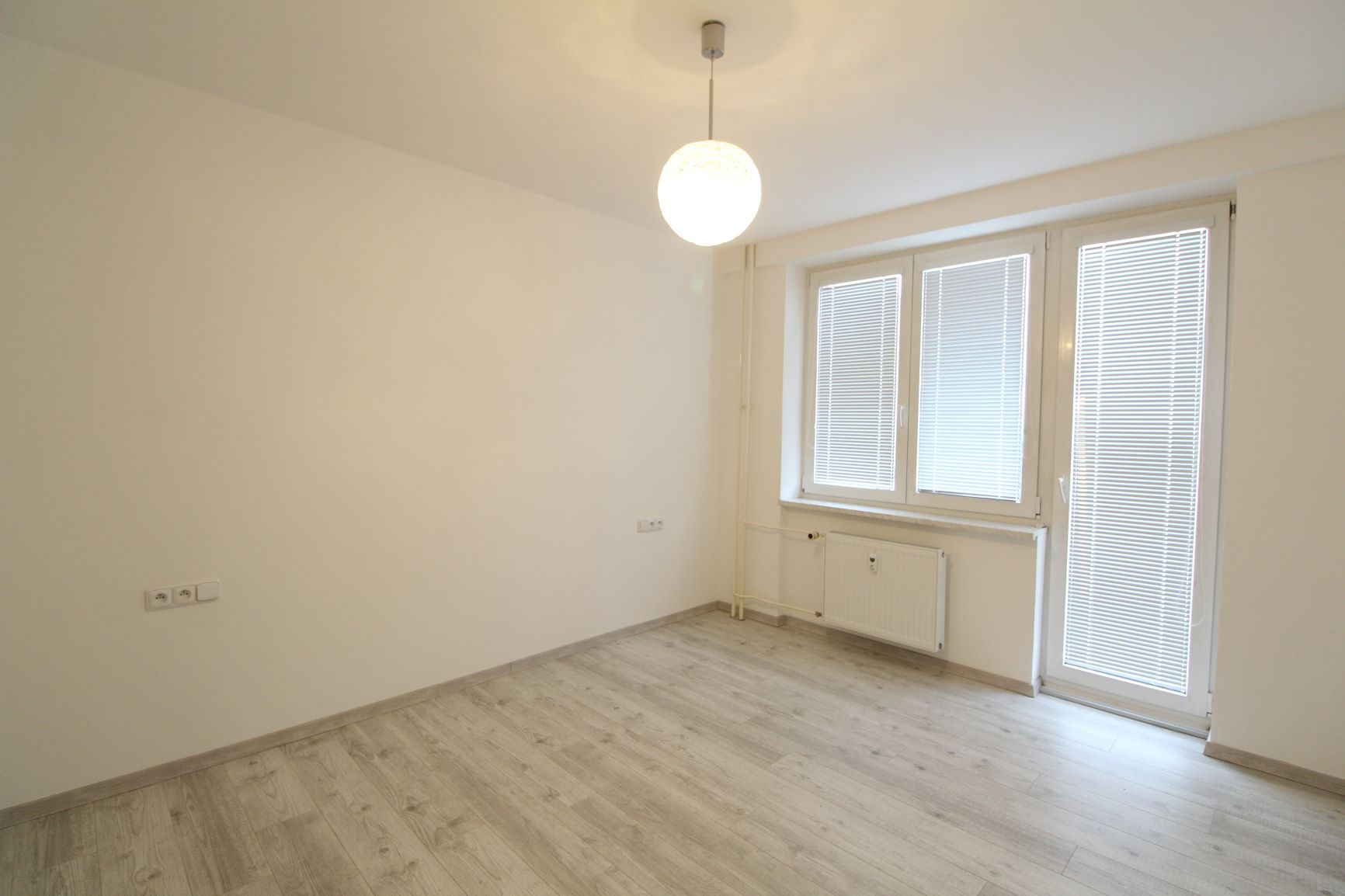 Pronájem 2+1, Plzeň - Slovany, náměstí Generála Píky, 54 m2