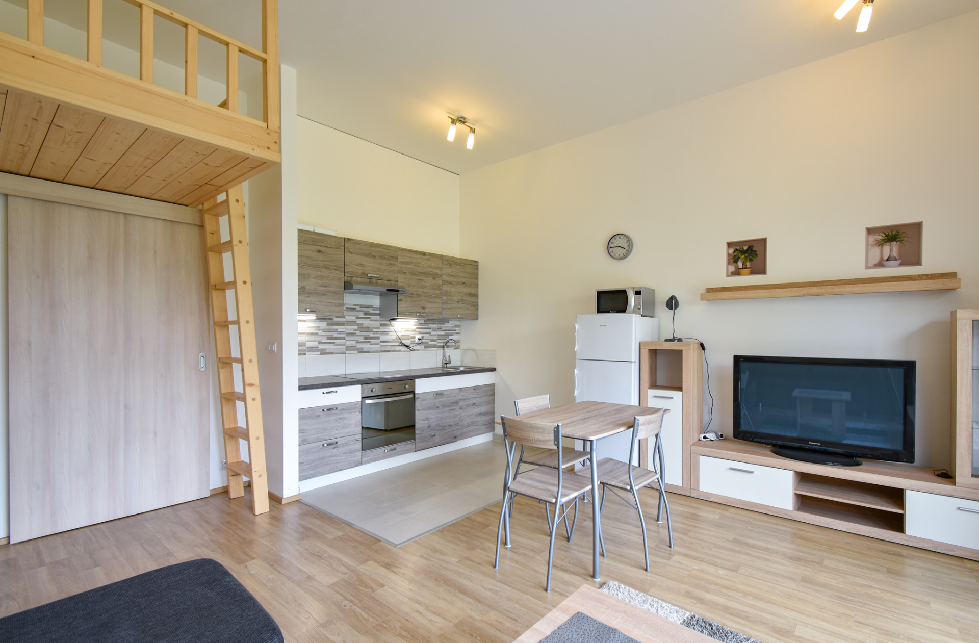 Pronájem bytu 1+kk, Bolevecká, Praha - Horní Měcholupy, 18000Kč/měs, 37 m2