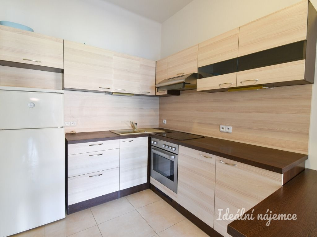 Pronájem bytu 2+1, Tolstého 23.000,-, Praha - Vršovice, Praha 10