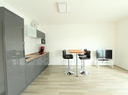 Pronájem bytu, 1+kk, 36 m² obrázek