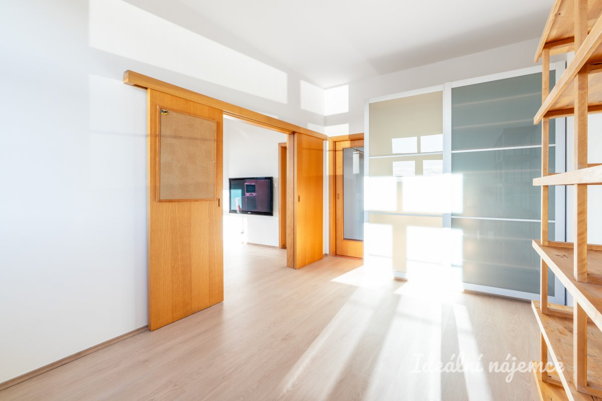 Pronájem bytu 2+kk se saunou, Praha 7 - Holešovice, Jateční, 22.700 Kč/měs., 49 m2