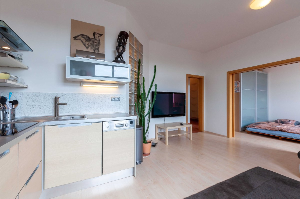 Pronájem bytu 2+kk se saunou, Praha 7 - Holešovice, Jateční, 22.700 Kč/měs., 49 m2