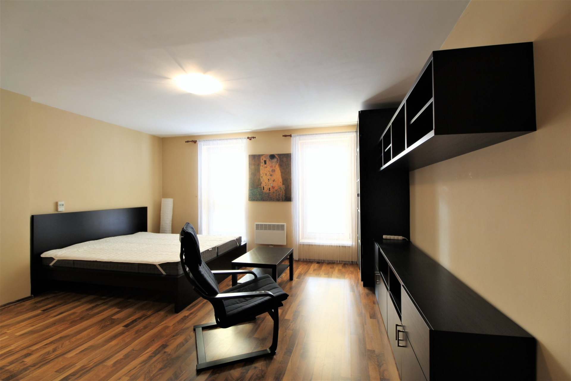 Pronájem 1+kk, Praha - Karlín (Praha 8), Hybešova, 36 m2