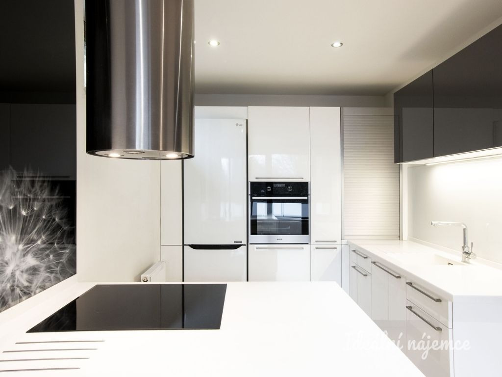 Pronájem 2+kk, Praha - Hodkovičky, Pod Lysinami, 22 000Kč/měs., 60 m2