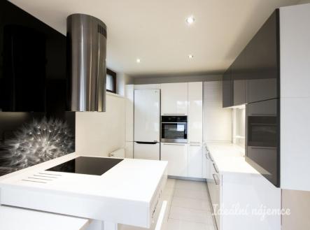 Pronájem bytu, 2+kk, 60 m²