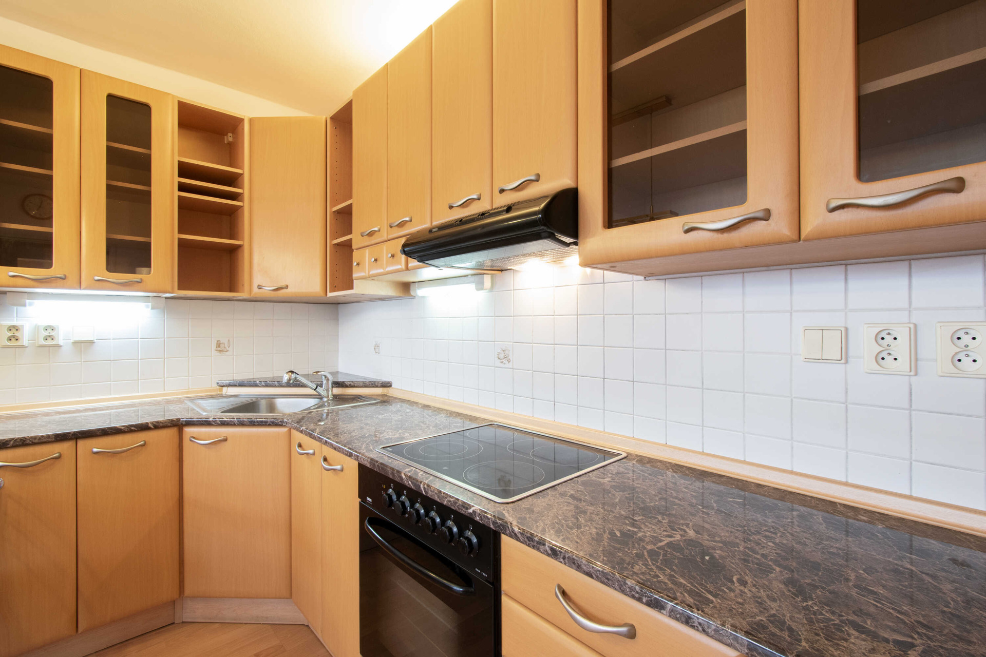 Pronájem bytu 2+kk, Olštýnská 607/1, Praha - Bohnice, 15 500 Kč/měs., 37 m2