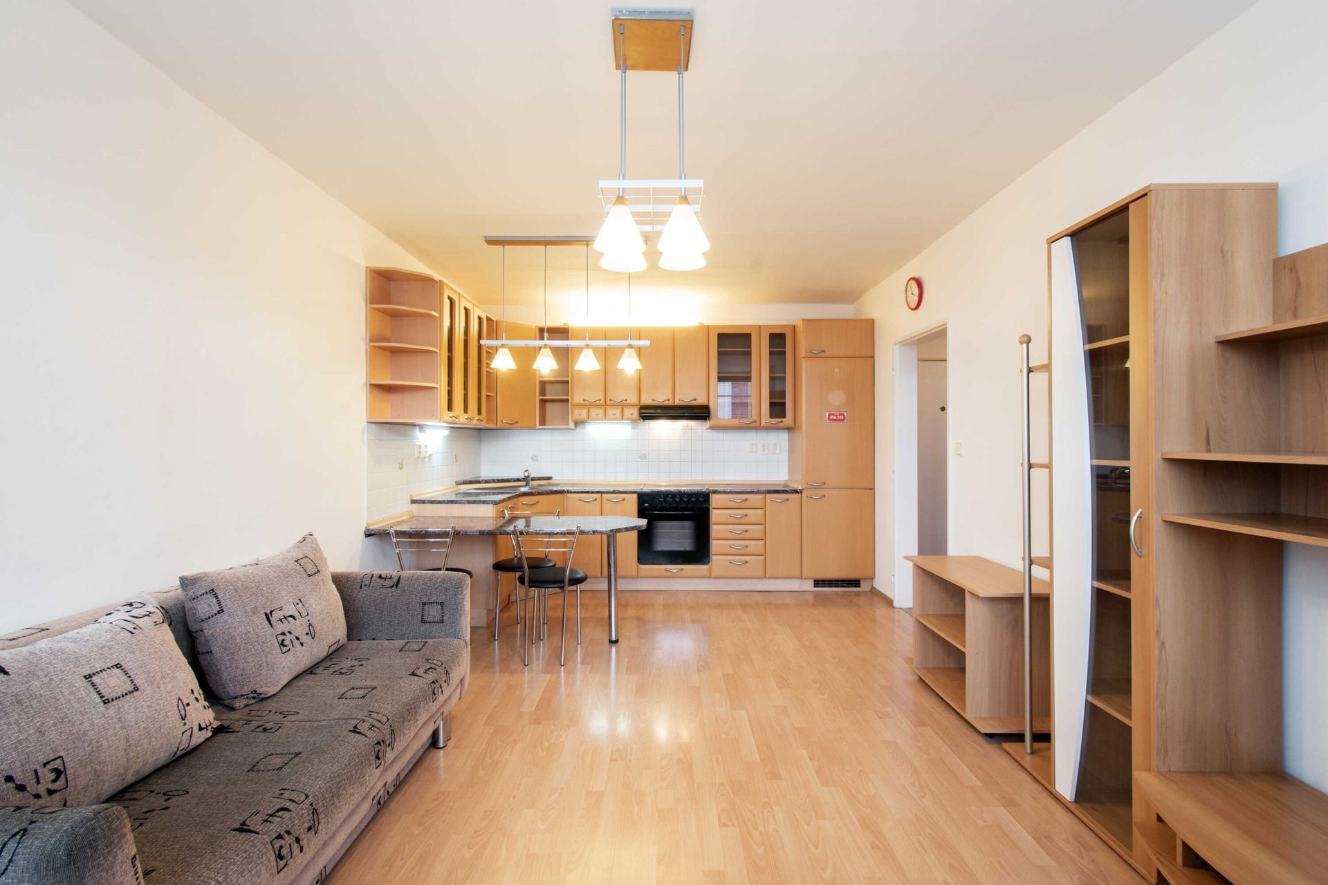 Pronájem bytu 2+kk, Olštýnská 607/1, Praha - Bohnice, 15 500 Kč/měs., 37 m2
