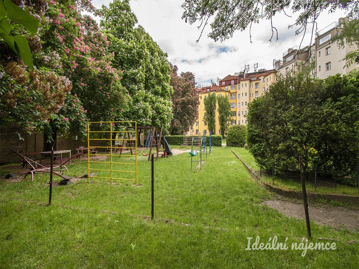 Pronájem bytu 2+1, V Podluží, Praha 4 - Nusle, 20 800 Kč/měs, 72 m2