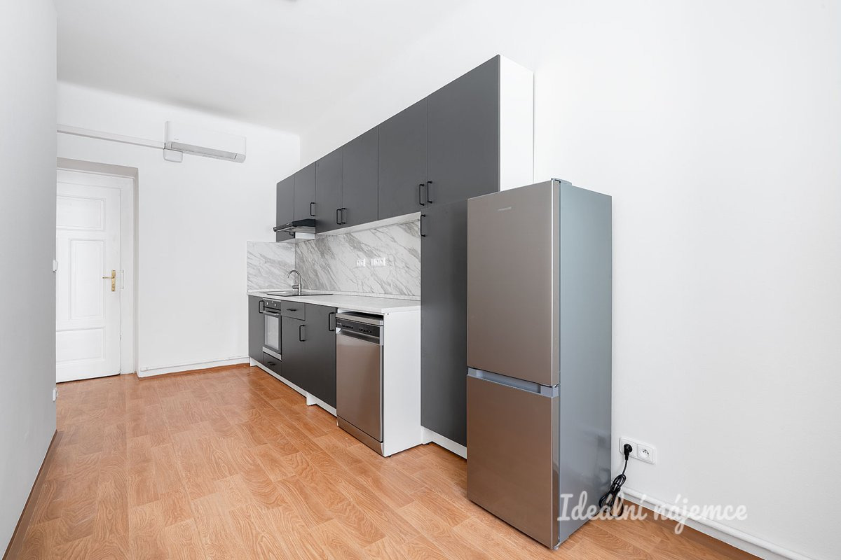 Pronájem bytu 2+1, V Podluží, Praha 4 - Nusle, 23 800 Kč/měs, 72 m2