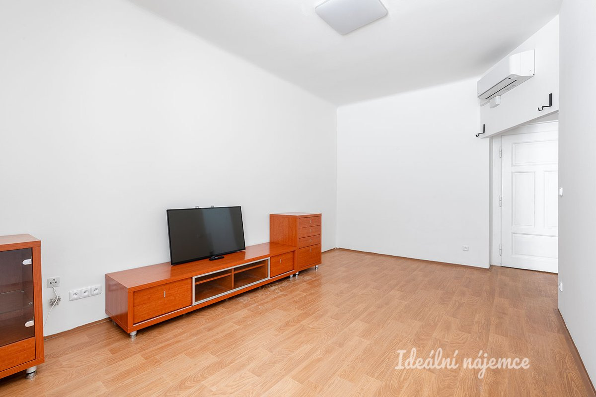Pronájem bytu 2+1, V Podluží, Praha 4 - Nusle, 23 800 Kč/měs, 72 m2