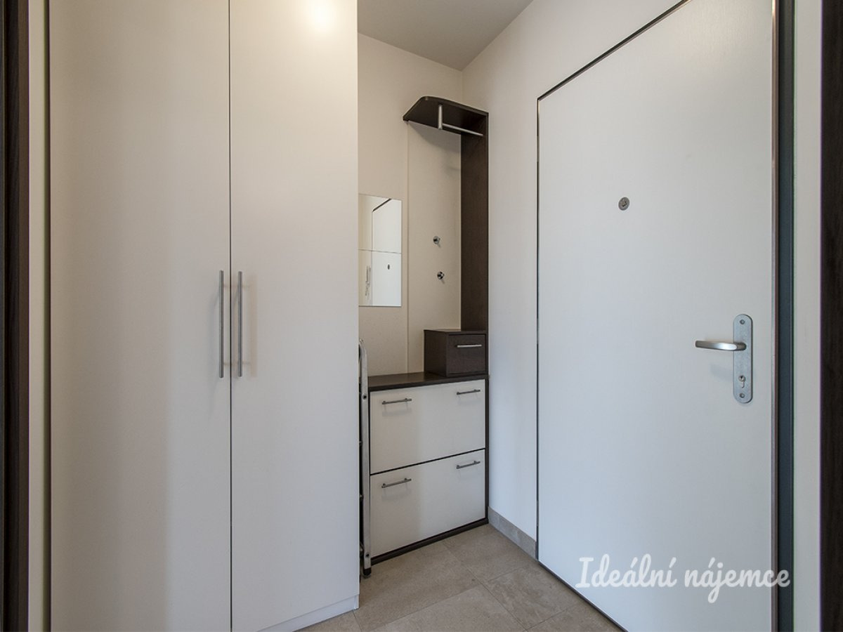 Pronájem bytu 1+kk, Kačírkova, Jinonice, 16900 Kč/měs, 31 m2