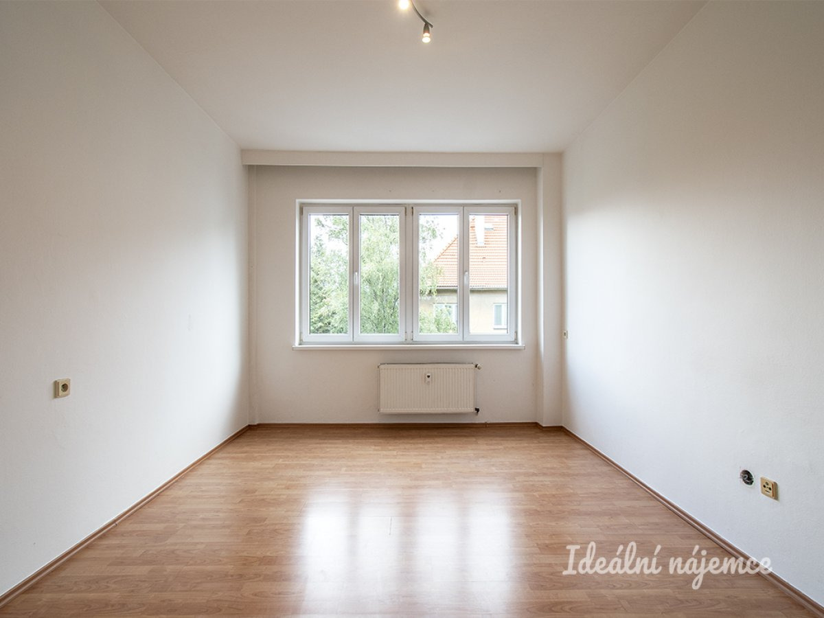 Pronájem bytu 2+1, 43 m2, Na Hubálce, Střešovice, 18600 Kč/měs, 43 m2