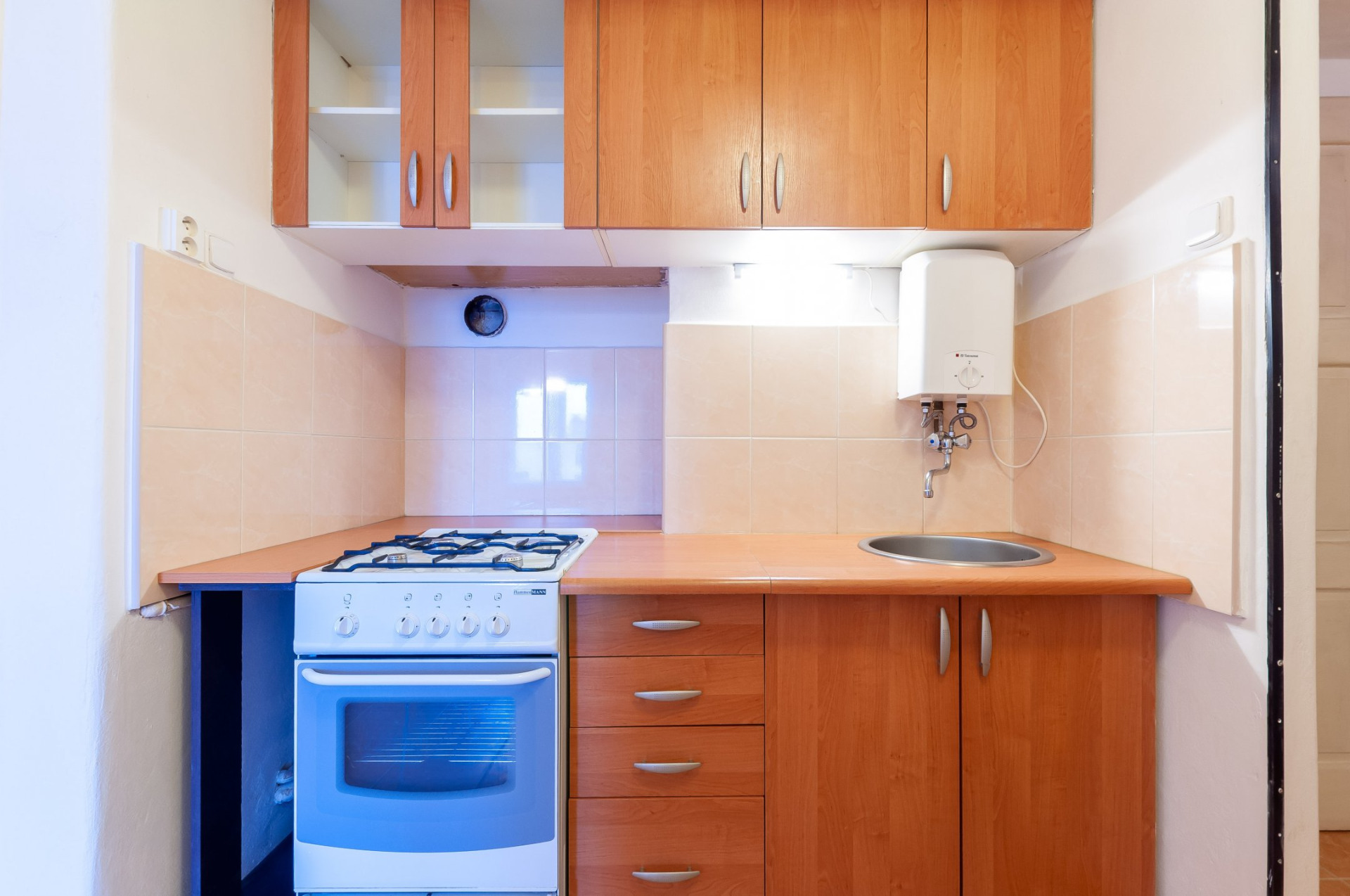 Pronájem bytu 2+1, Křišťanova, Žižkov, 23000 Kč/měs, 56 m2