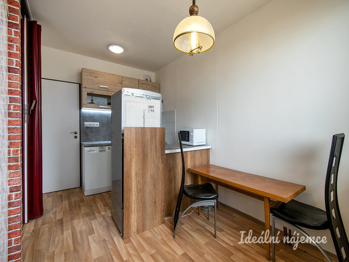 Pronájem bytu 3+1, Taussigova, Kobylisy, 24 000 Kč/měs, 67 m2