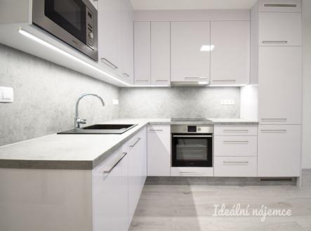 Pronájem bytu, 1+kk, 35 m² obrázek