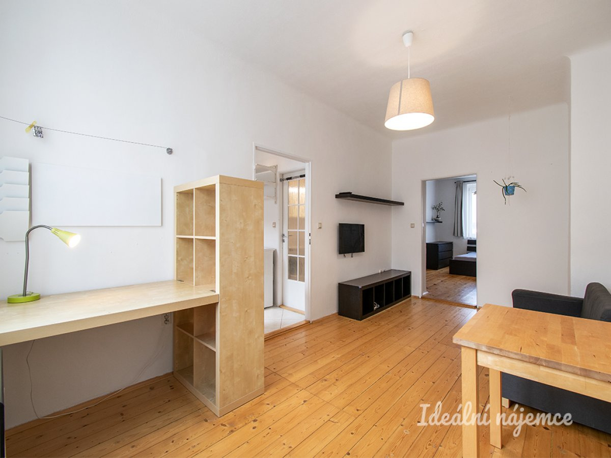 Pronájem bytu 2+kk, Žižkovo náměstí, Žižkov, 21.900,- 49 m2