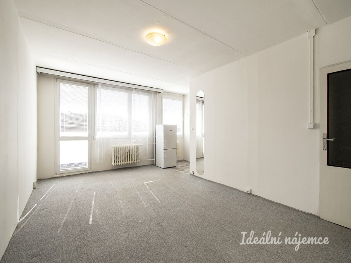 Pronájem bytu 1+kk, Baškirská, Vršovice, 17990 Kč/měs, 34 m2