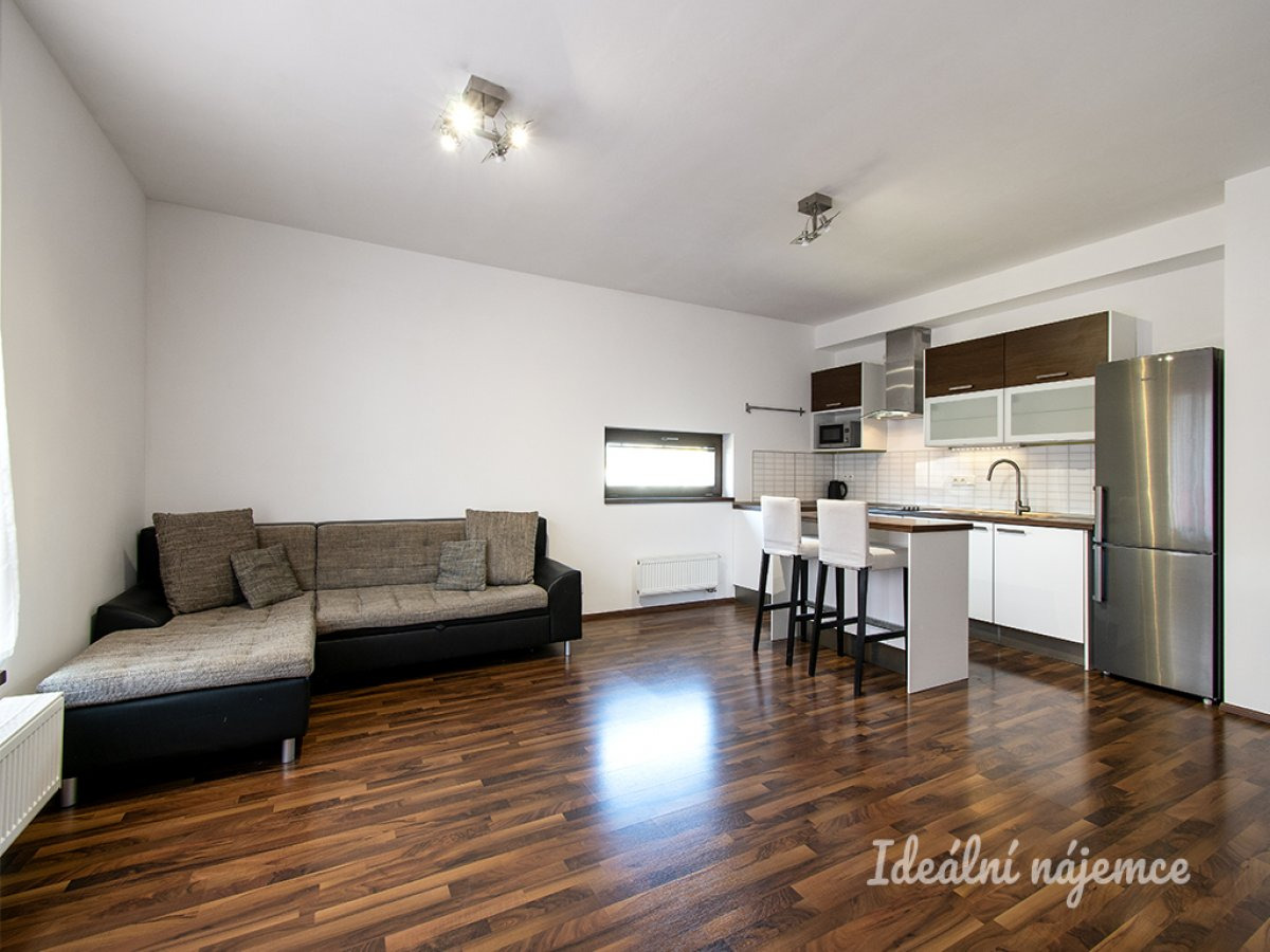Pronájem bytu 3+kk, Plzeňská, Stodůlky,  31.000 Kč/měs, 86 m2 garážové stání