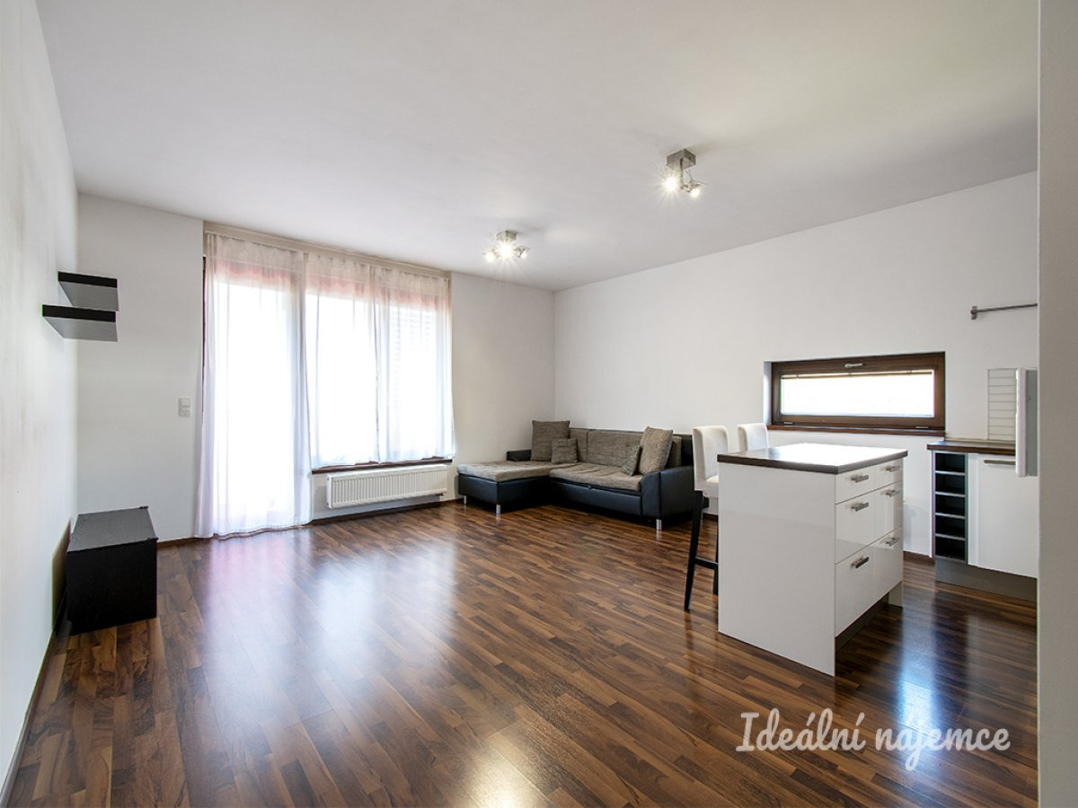 Pronájem bytu 3+kk, Plzeňská, Stodůlky,  31.000 Kč/měs, 86 m2 garážové stání