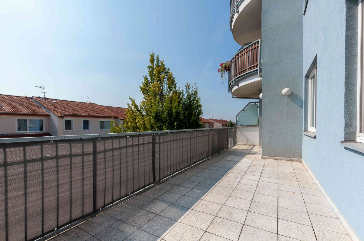 Pronájem bytu 3+kk, Dělená, Řeporyje,  27900 Kč/měs, 79 m2