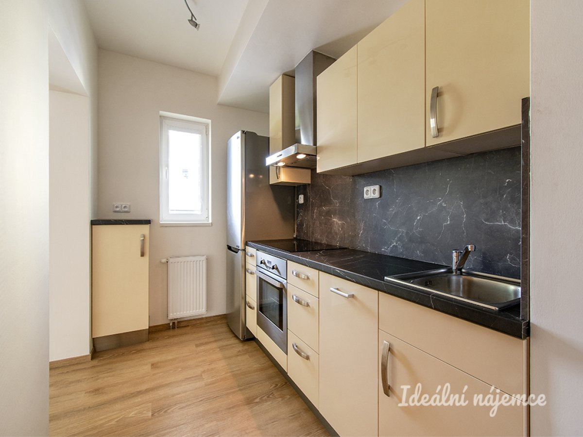 Pronájem bytu 2+kk, U Zátiší, Hodkovičky, 22000 Kč/měs, 72 m2 Garážové stání