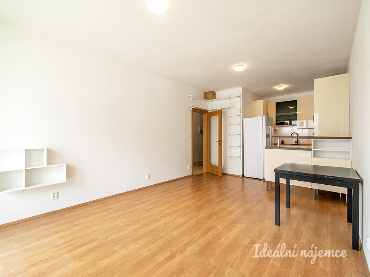 Pronájem bytu 2+kk, Modenská, Horní Měcholupy, 22500 Kč/měs, 56 m2