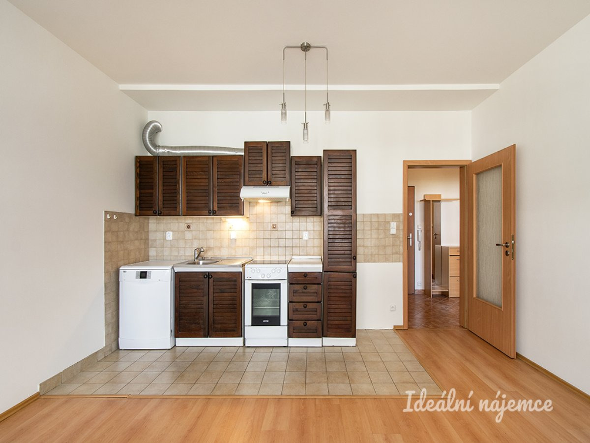 Pronájem bytu 2+kk, Poděbradská, Vysočany, 20.990 Kč/měs, 51 m2 Parkování, balkon