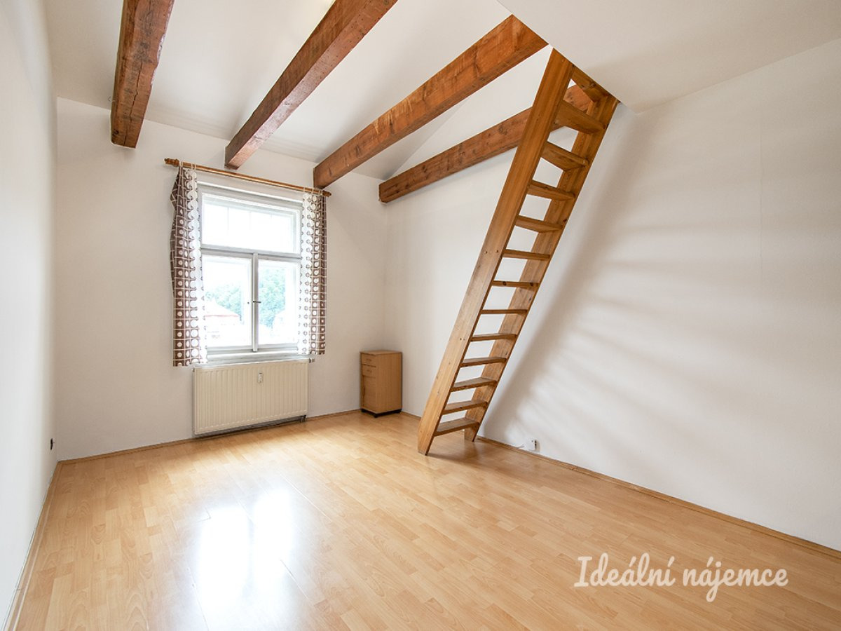 Pronájem bytu 1+kk, Magistrů, Michle, 17500 Kč/měs, 32 m2