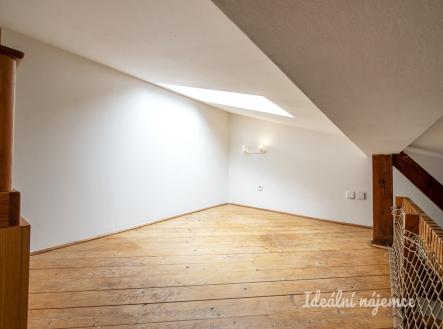Pronájem bytu, 1+kk, 32 m²