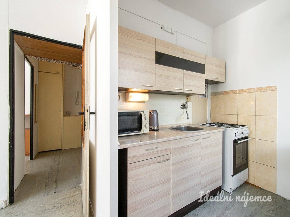 Pronájem bytu 2+kk, V Zápolí, Michle, 16000 Kč/měs, 40 m2