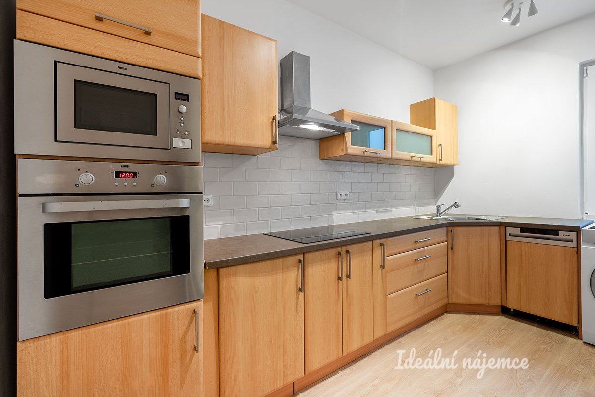 Pronájem bytu 2+1, Bulharská, Vršovice, 23 500 Kč/měs, 55 m2