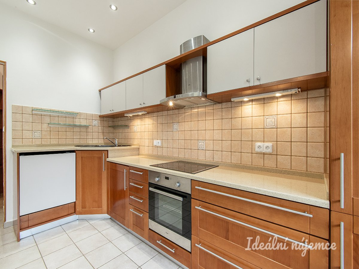 Pronájem bytu 1+1, Ruská, Vršovice, 18000 Kč/měs, 43 m2