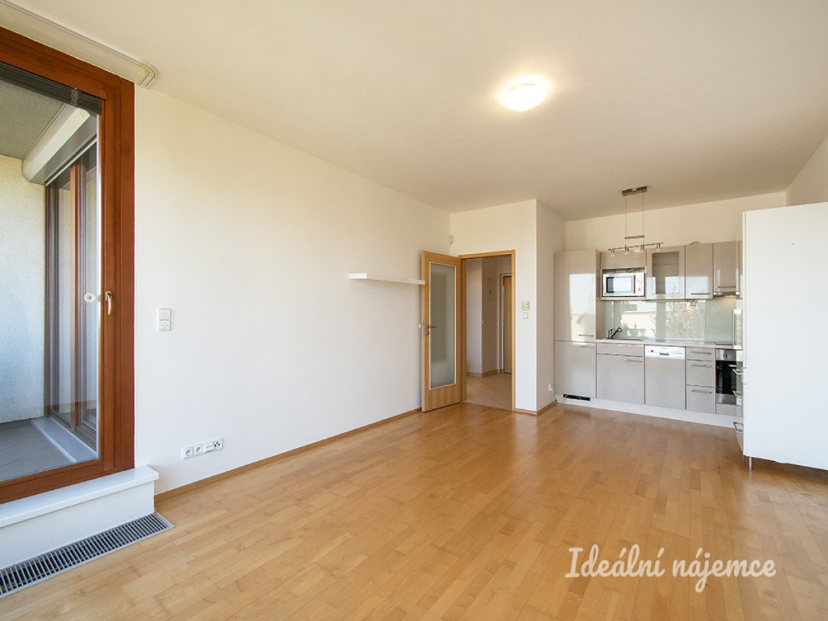 Pronájem bytu 2+kk, Štorkánova, Smíchov,  23 100Kč/měs, 53 m2