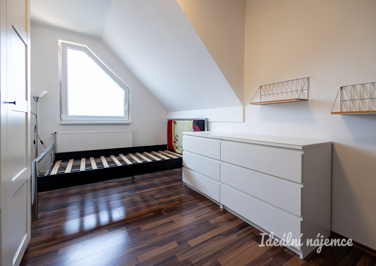 Pronájem bytu 2+kk, U Valu, Nupaky, 19900 Kč/měs, 50 m2
