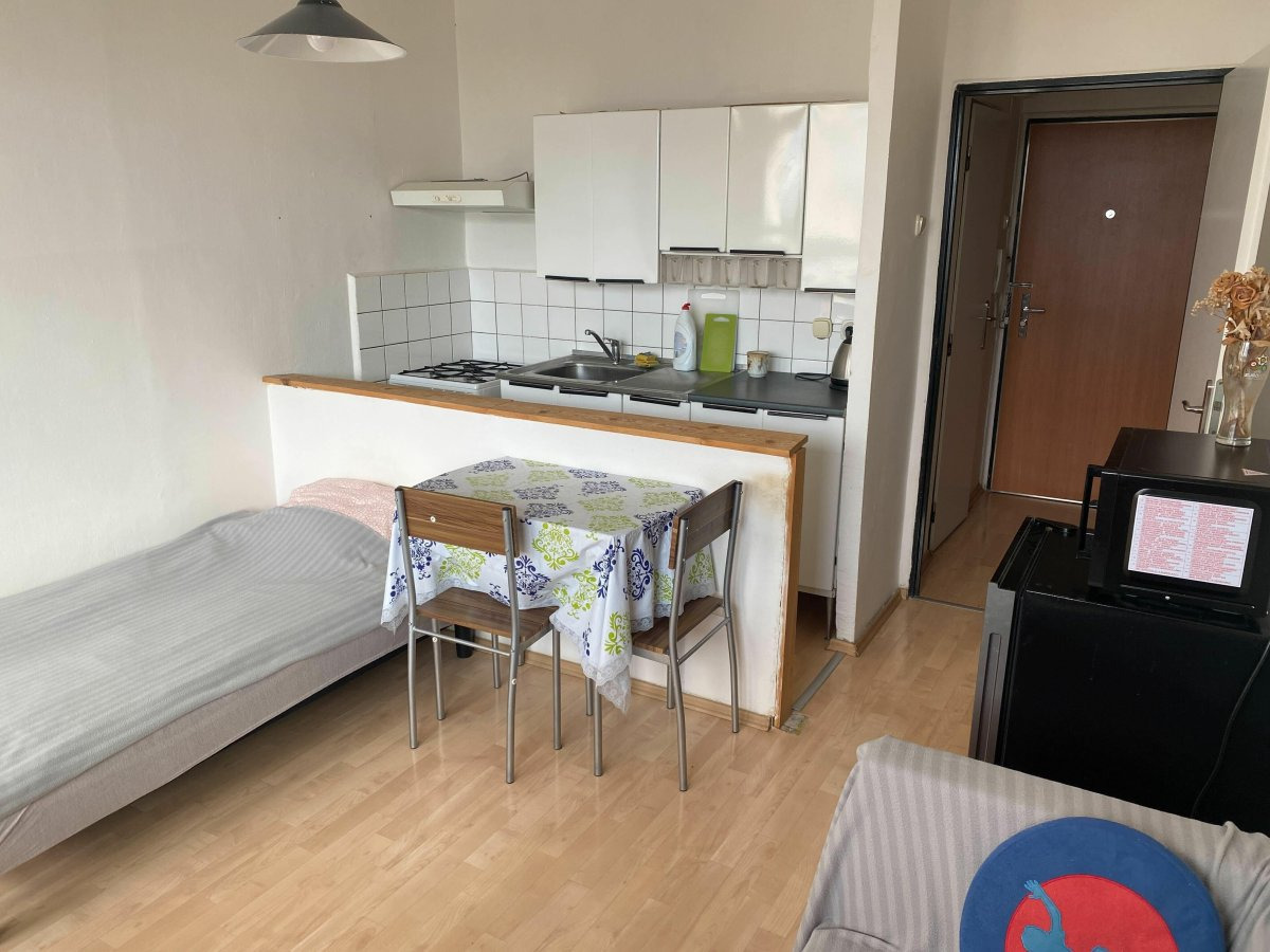 Pronájem bytu 1+1, Gercenova, Hostivař, 16000 Kč/měs, 39 m2