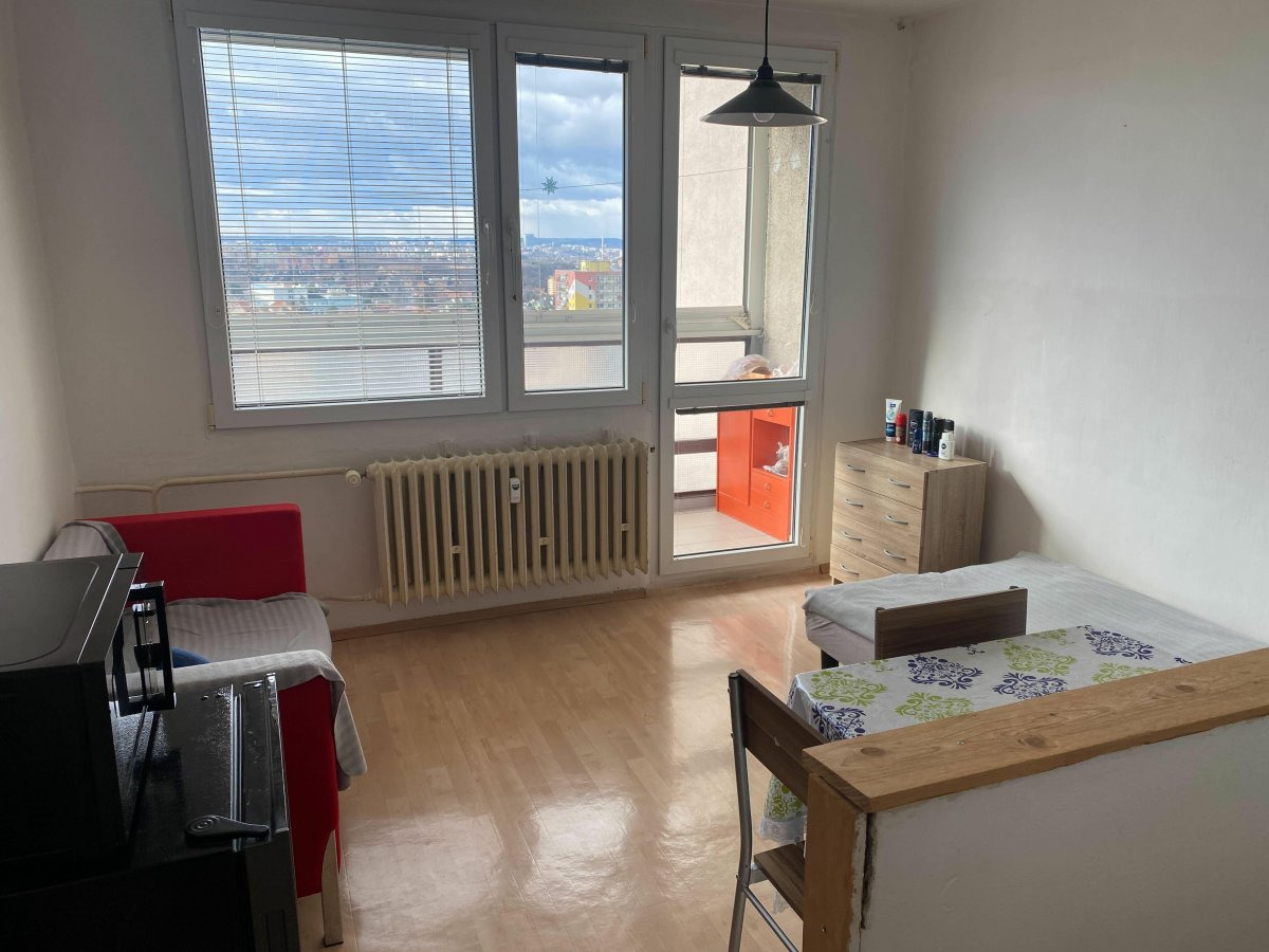 Pronájem bytu 1+1, Gercenova, Hostivař, 16000 Kč/měs, 39 m2