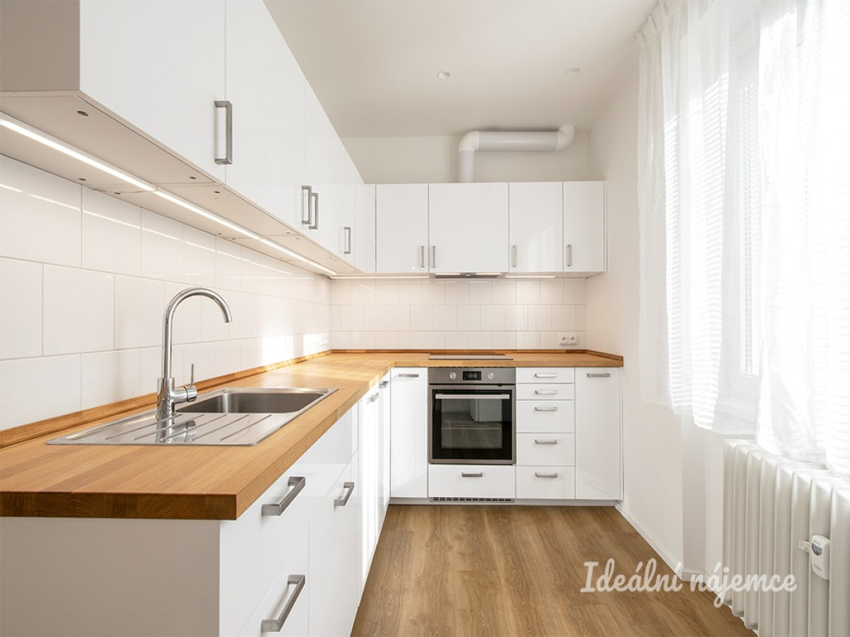 Pronájem bytu 2+1, Nad Kajetánkou, Břevnov, 22.300  Kč/měs, 53 m2