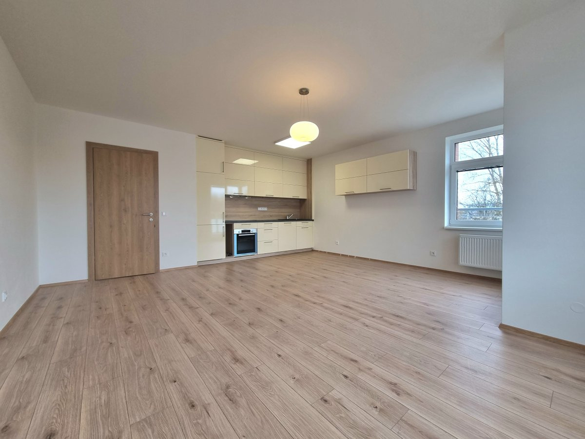 Pronájem bytu 1+kk, Průběžná, Hradec Králové, 13200 Kč/měs, 41 m2