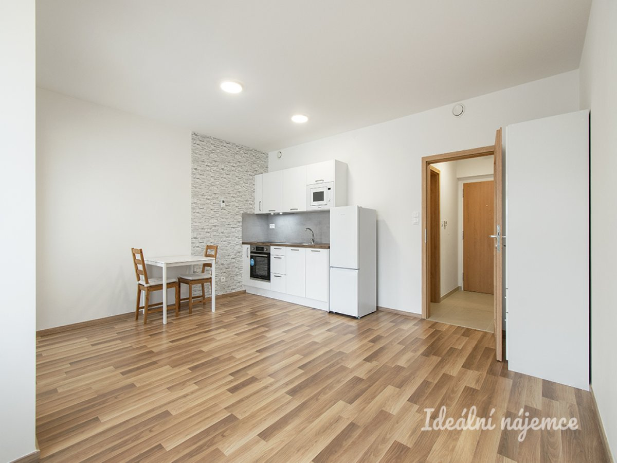 Pronájem bytu 1+kk, Ke Kříži, Uhříněves, 16.000 Kč/měs, 33 m2