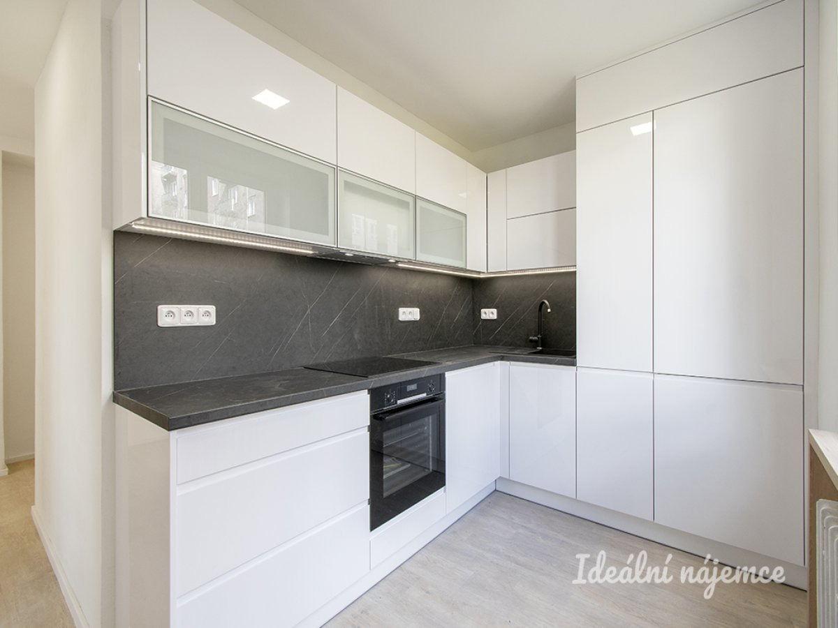 Pronájem bytu 2+1, Arménská, Vršovice, 23000 Kč/měs, 54 m2