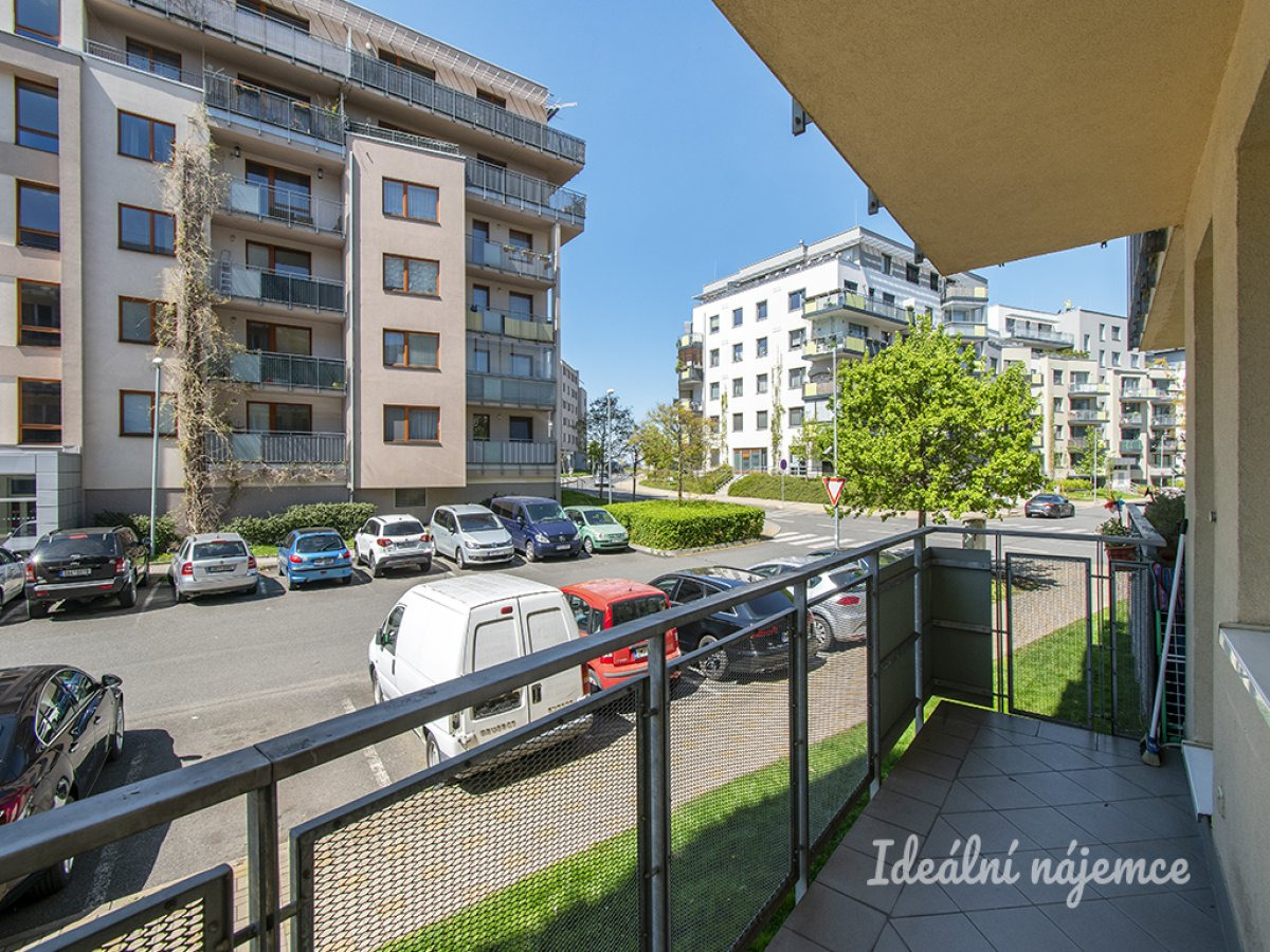 Pronájem bytu 1+kk, Bratislavská, Hostivař,  16000 Kč/měs, 34 m2