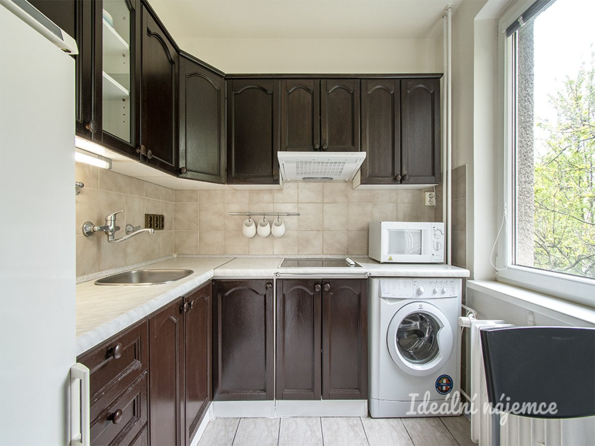 Pronájem bytu 2+kk, V zápolí, Michle,  19000 Kč/měs, 39 m2