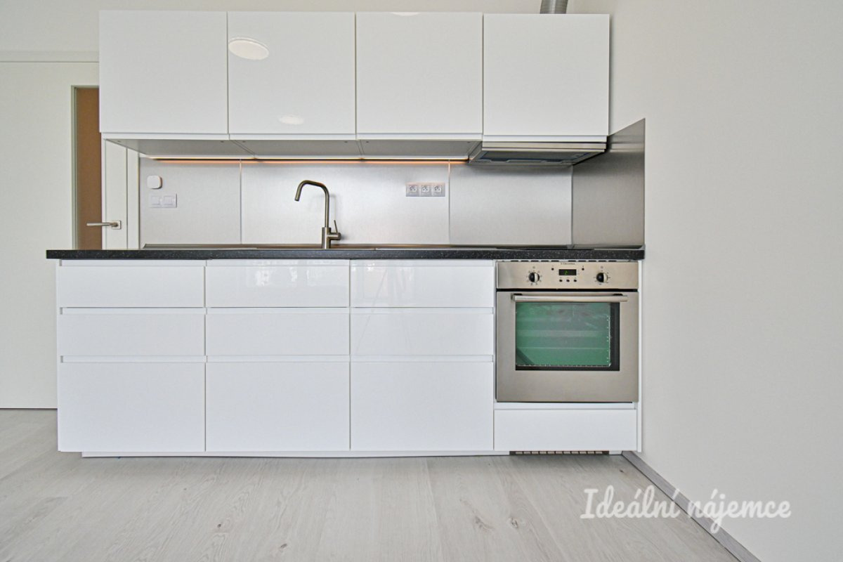 Pronájem bytu 1+kk, Střední, Ponava, 14 900 Kč/měs, 32 m2