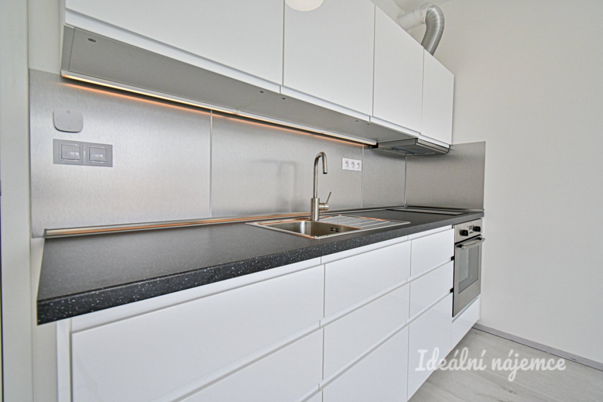 Pronájem bytu 1+kk, Střední, Ponava, 14 900 Kč/měs, 32 m2