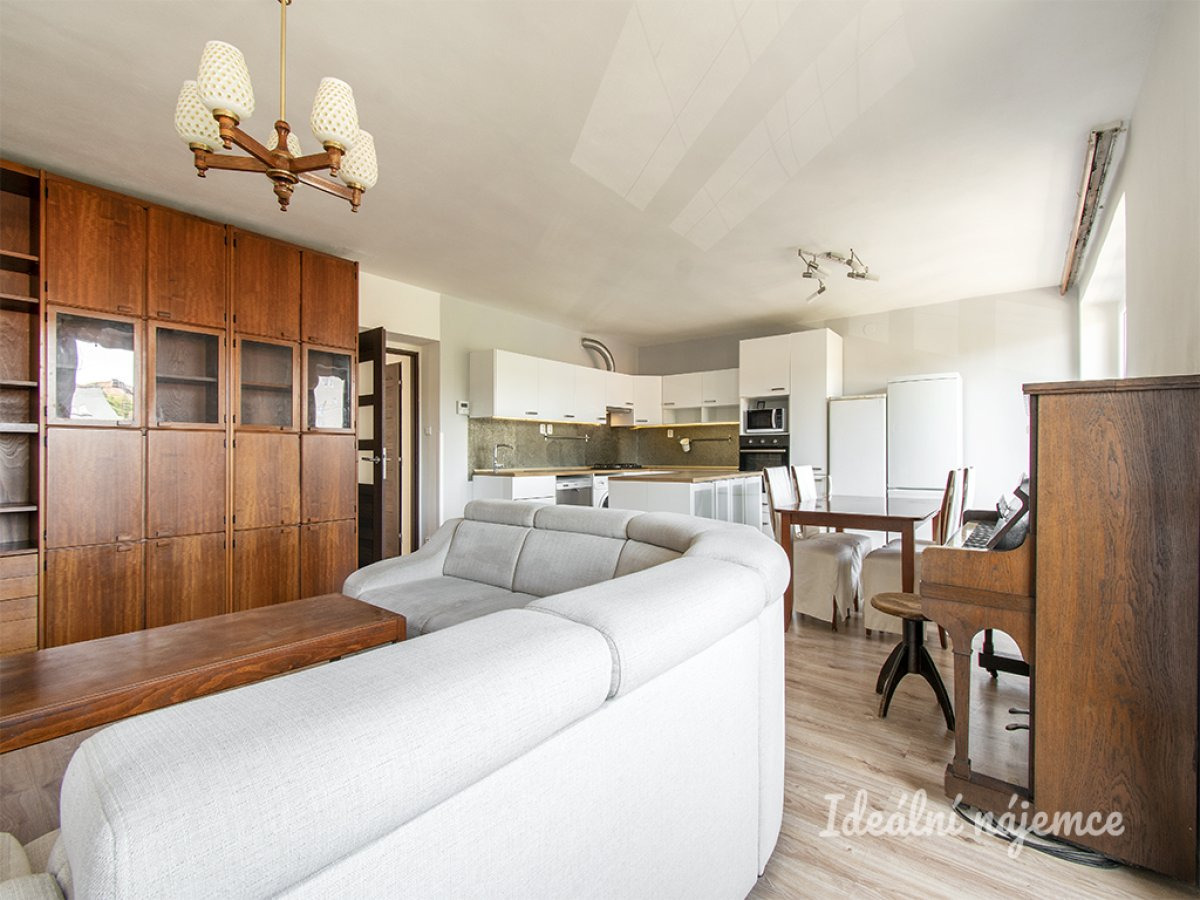 Pronájem bytu 4+kk, Na Úhoru, Michle,  34000Kč/měs, 84 m2