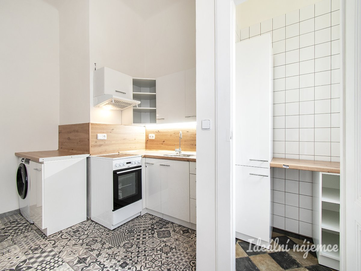 Pronájem bytu 2+1, Sokolovská, Karlín, 22.900 Kč/měs, 71 m2
