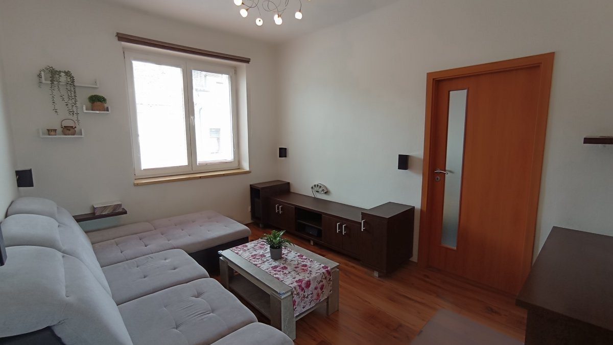 Pronájem bytu 2+1, 47 m2, Nerudova, 15 500 Kč